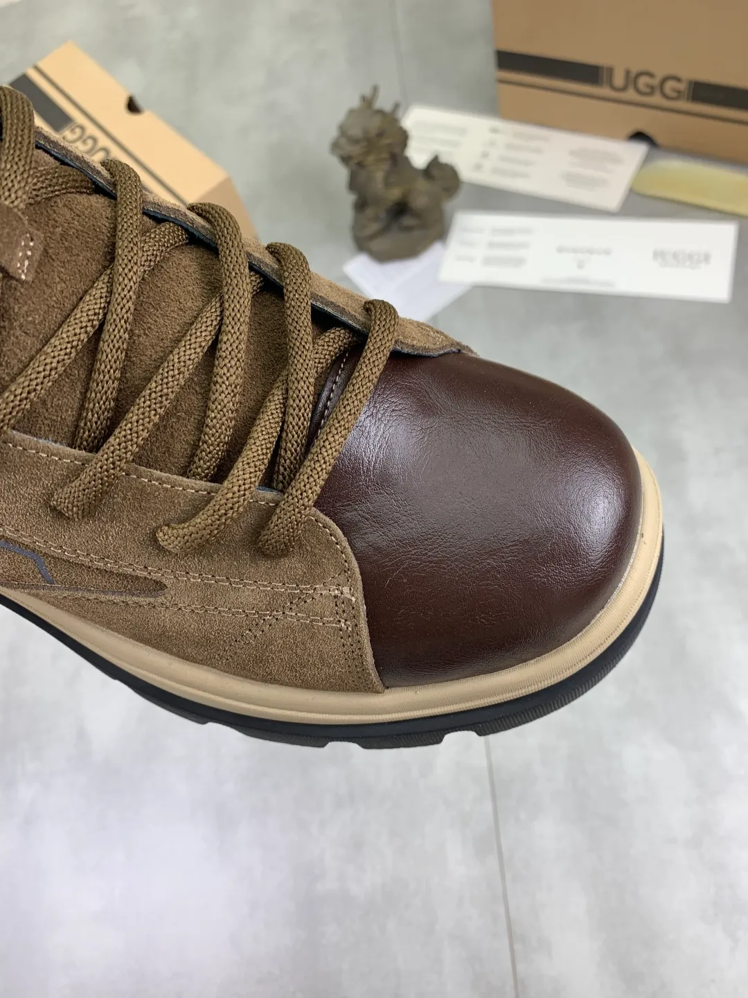 Men's men's shoes 💰P620 New arrival 🆕🆕🆕 IUGGI men's British retro Martin boots Winter new men's outdoor hiking boots First layer of cowhide on the outside and wool on the inside Comfortable and warm sole Rubber outsole Non-slip and firm Trendy and fashionable Casual and versatile Size: 39-44 Three colors A6869